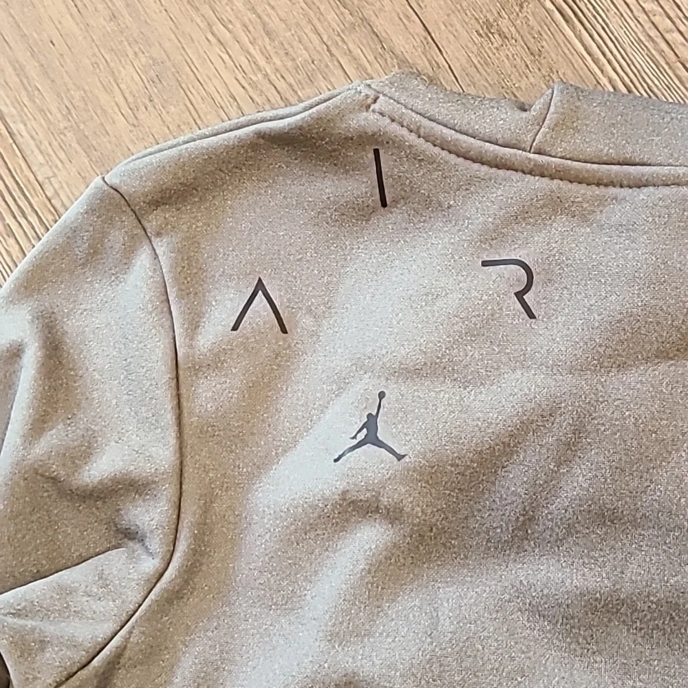 Jordan Boy's Core Performance Therma Pullover - Picture 7 of 9